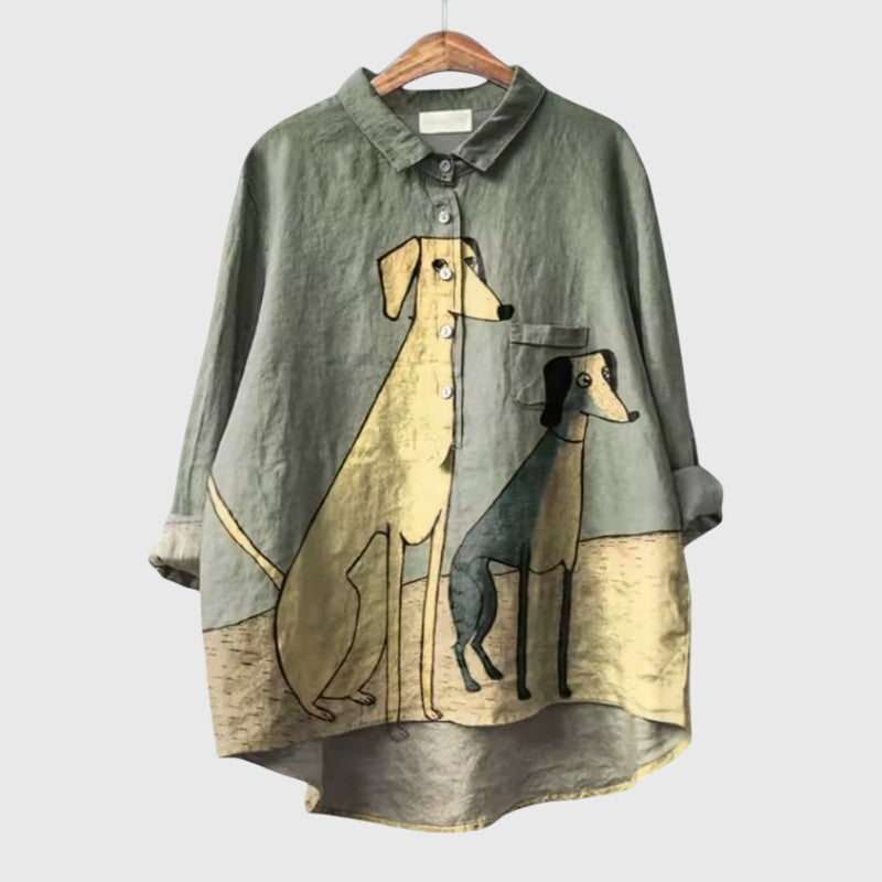 SOFIA – SPEELSE HONDENPRINT BLOUSE
