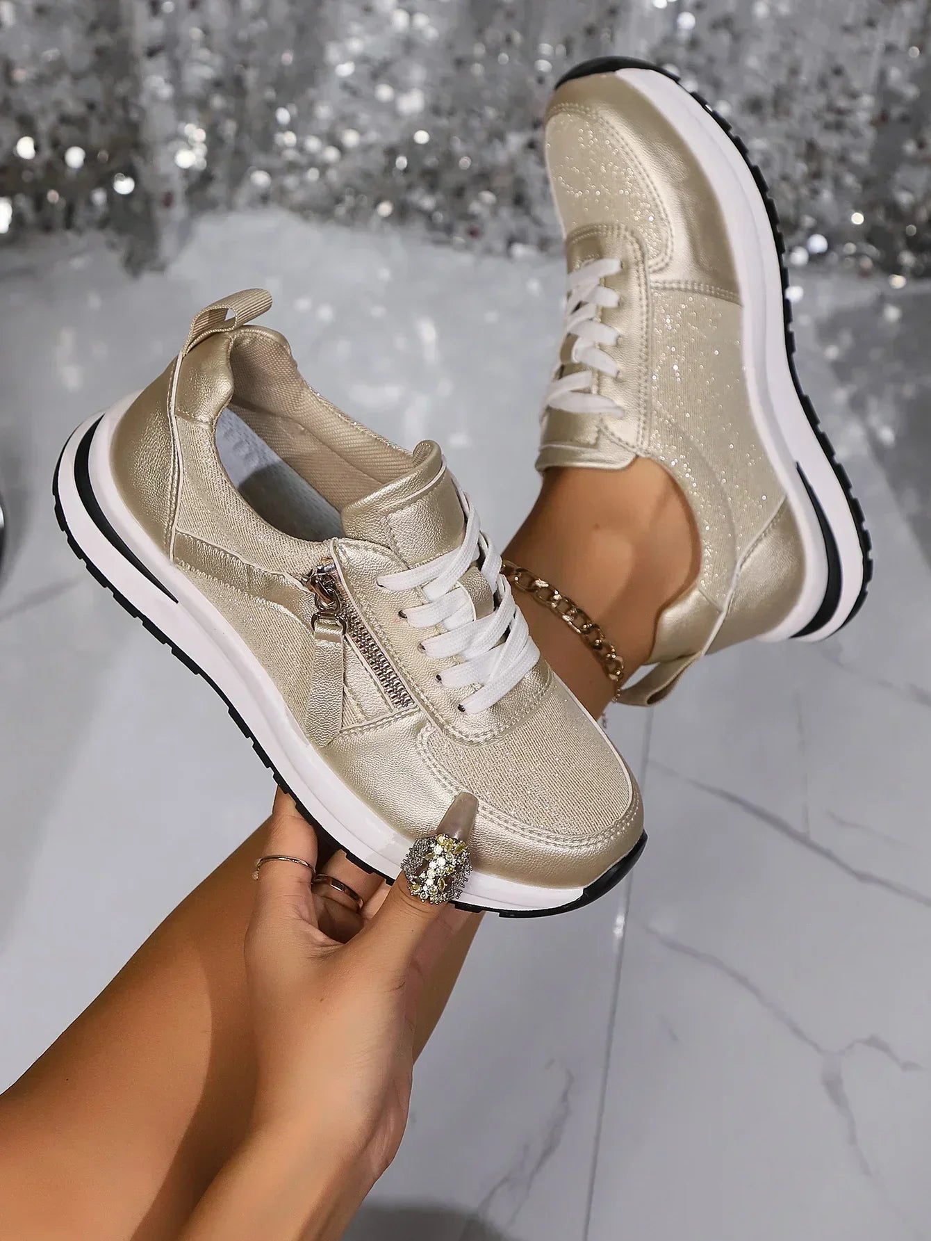 RILEY – GLANZEND COMFORT SNEAKER