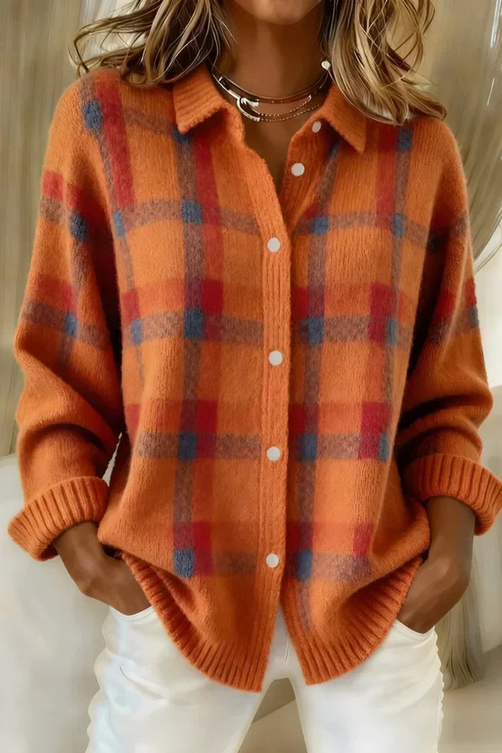 LILLIAN – ZACHT GERUIT KNITTEN SHIRT MET KNOPEN