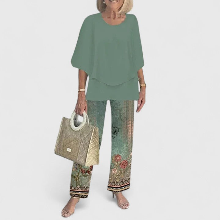 MIREILLE – LUCHTIGE LAAGJES BLOUSE
