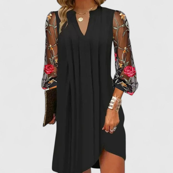 MARTHA – ELEGANTE GEBORDUURDE SHIFT JURK