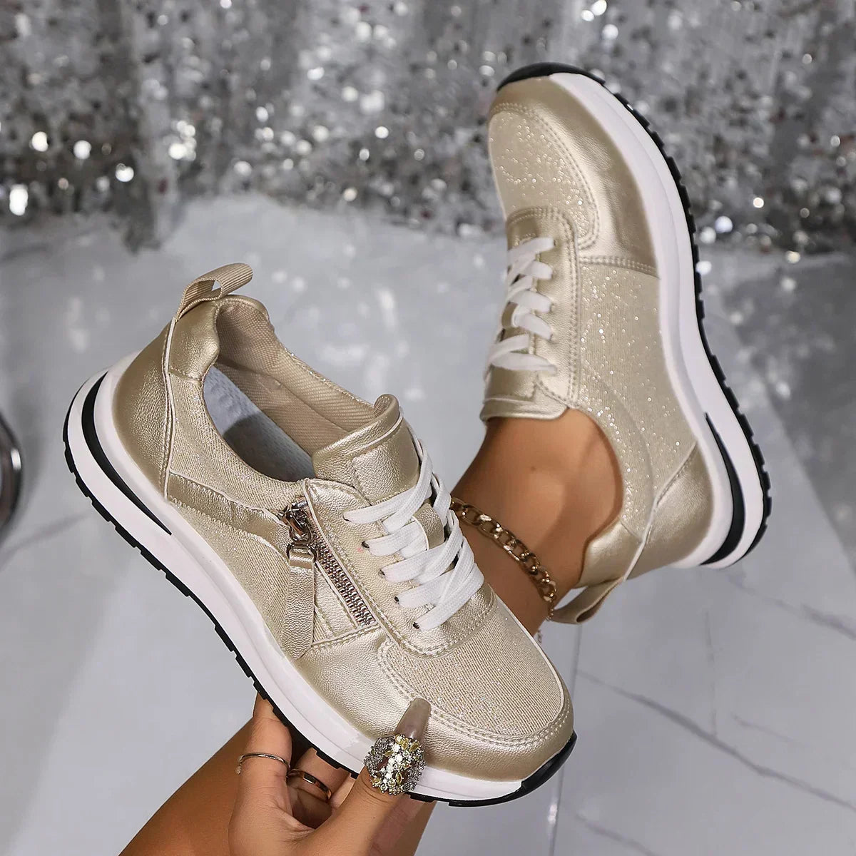 RILEY – GLANZEND COMFORT SNEAKER