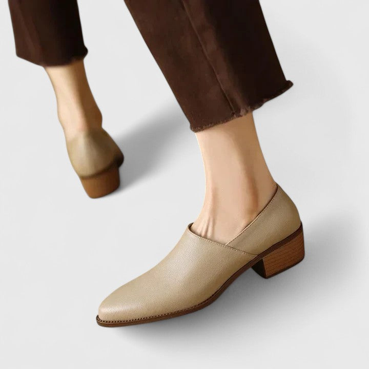 CLAIRE – MODERNE KLASSIEKE SCHOENEN MET LAGE HAK