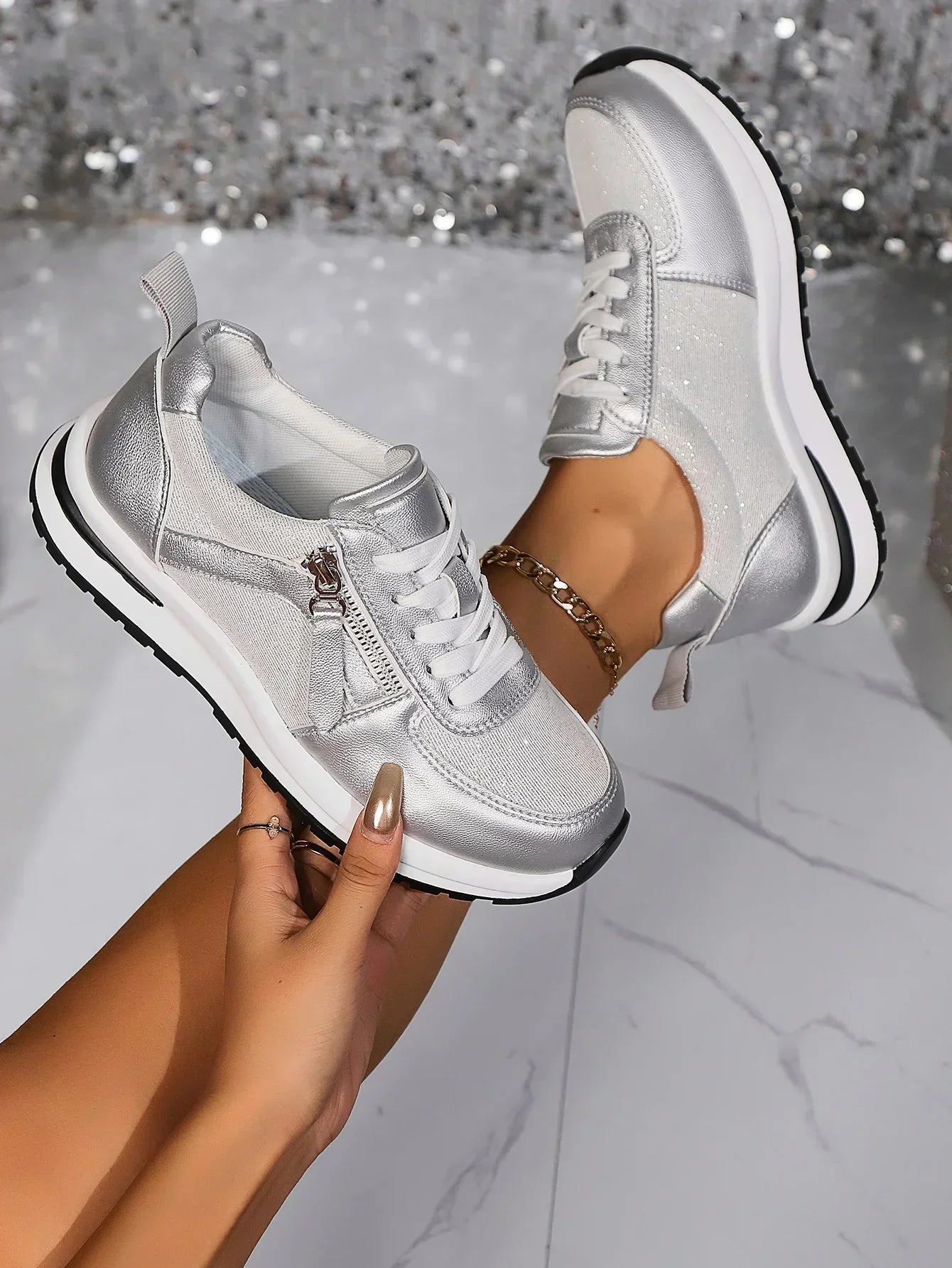RILEY – GLANZEND COMFORT SNEAKER